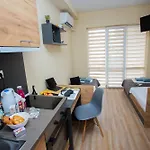 - Stylish & Convenient Апартаменты