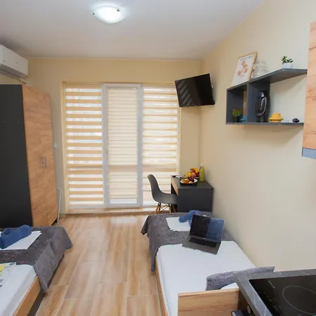 Apartament - Stylish & Convenient *