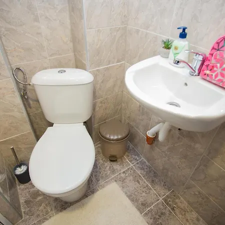 Apartment - Stylish & Convenient *