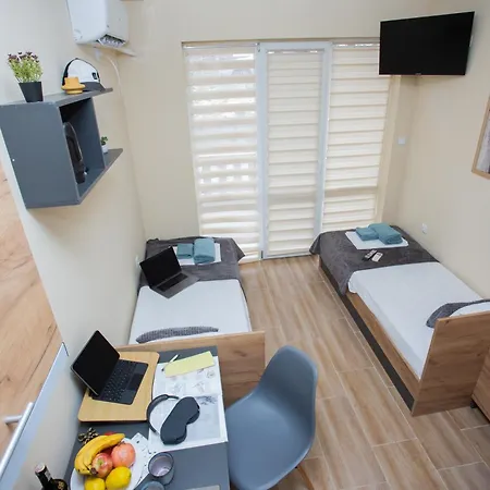 - Stylish & Convenient Апартамент
