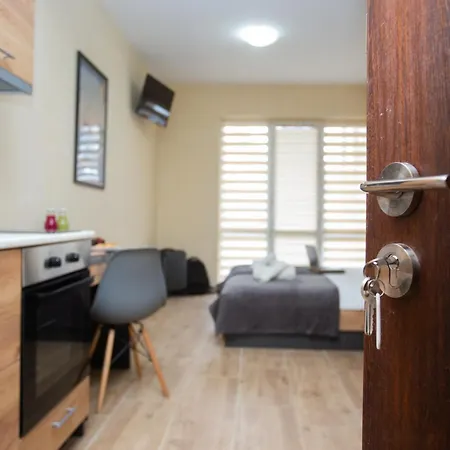 - Stylish & Convenient Апартамент Велико Търново