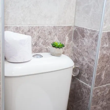 - Stylish & Convenient Апартамент