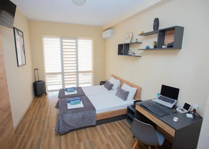 - Stylish & Convenient Apartment *