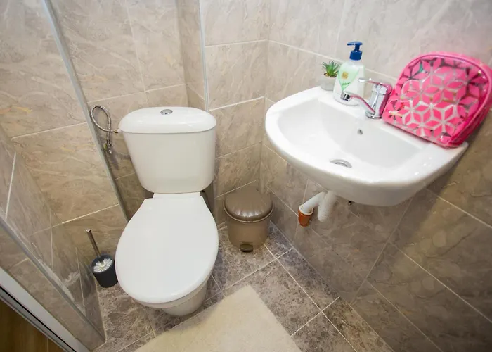 Apartment - Stylish & Convenient *