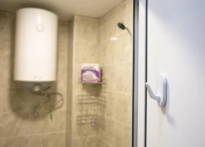 Apartment - Stylish & Convenient