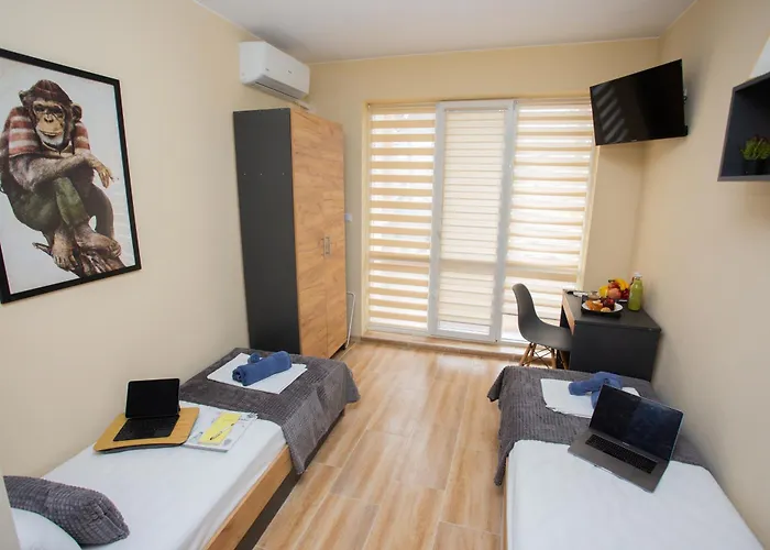 Apartment - Stylish & Convenient *